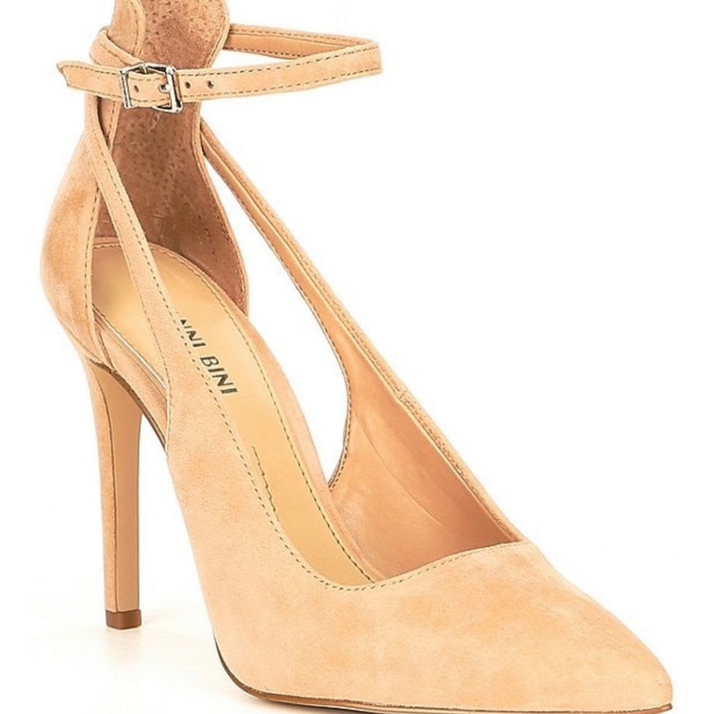 Lulaa Suede Cut-Out Detail Dress Pumps